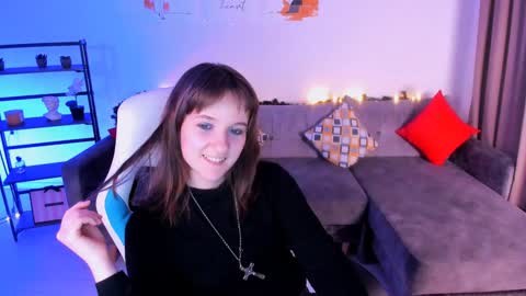  Clover  follow me  online show from January 14, 9:09 pm