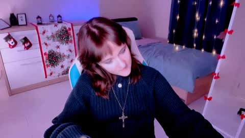  Clover  follow me  online show from January 19, 6:00 pm