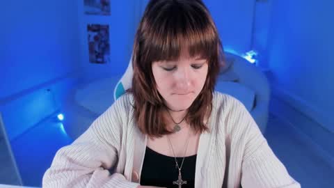  Clover  follow me  online show from January 30, 2:04 pm