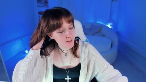  Clover  follow me  online show from January 30, 6:00 pm