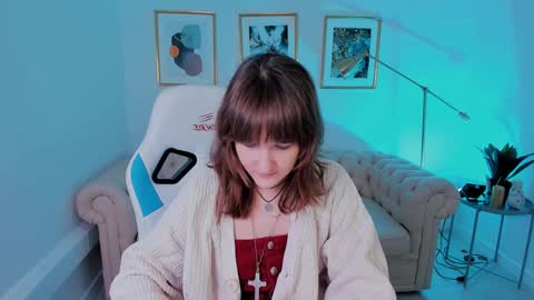  Clover  follow me  online show from February 4, 2:21 pm