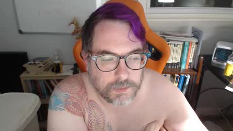 Snapshot of clyde_money chatting on November 24, 1:05 am Clyde Money online show from November 24, 1:05 am