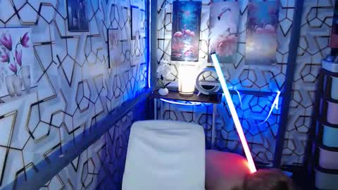 Snapshot of clyde_twinkx chatting on November 21, 10:25 am clyde_twinkx online show from November 21, 10:25 am