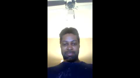 Snapshot of cm653925 chatting on May 10, 8:19 am cm653925 online show from May 10, 8:19 am