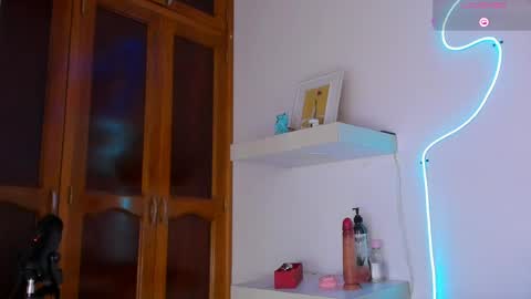 Snapshot of cmila0713 chatting on May 27, 1:57 am cmila0713 online show from May 27, 1:57 am