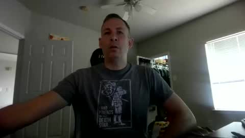 Snapshot of cmypenis chatting on June 5, 3:29 pm Master Bates online show from June 5, 3:29 pm