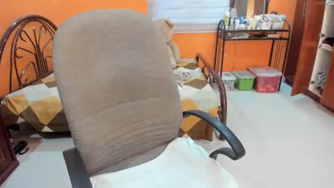 titanis online show from October 25, 8:55 am