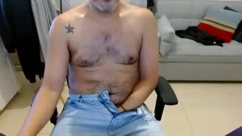 Snapshot of cockydude31 chatting on July 28, 11:17 am cockydude31 online show from July 28, 11:17 am