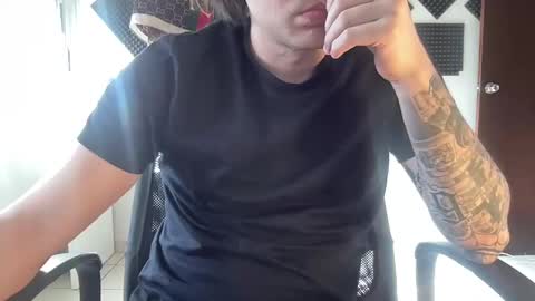 Snapshot of cockzilla1900 chatting on February 18, 8:14 pm cockzilla1900 online show from February 18, 8:14 pm