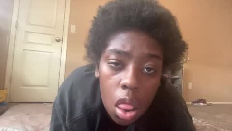 Snapshot of coco_dabaddest25 chatting on March 12, 7:17 pm coco_dabaddest25 online show from March 12, 7:17 pm