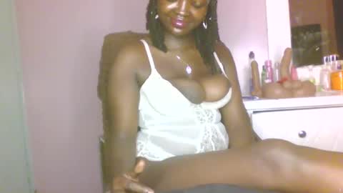 Snapshot of cocoalush_20 chatting on May 5, 5:54 pm CocoaLush 20 online show from May 5, 5:54 pm