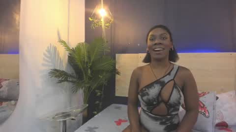 Snapshot of cocoaqueen_ chatting on July 3, 11:38 am cocoaqueen_ online show from July 3, 11:38 am
