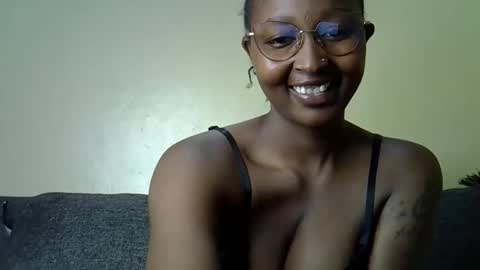 Snapshot of cocobaby_ chatting on May 3, 5:52 pm Coco online show from May 3, 5:52 pm