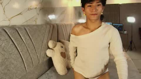 COCO online show from April 16, 11:33 am