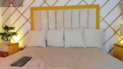    online show from October 22, 11:43 am