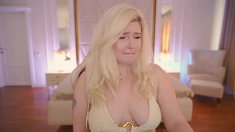 onlyfans amyleyy online show from March 19, 7:45 am