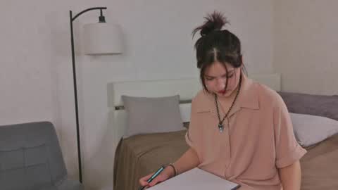 Kim online show from April 16, 8:48 am