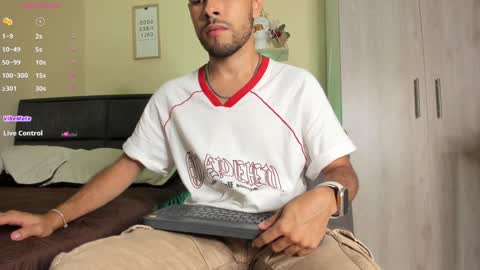 Snapshot of codyluke_ chatting on December 29, 1:34 am Cody Luke online show from December 29, 1:34 am