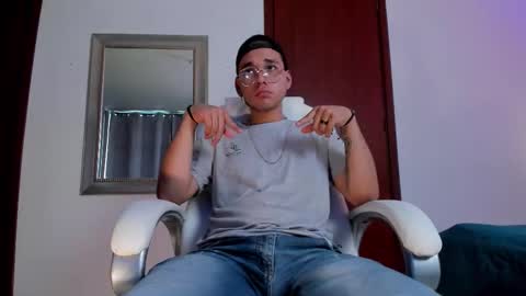 Snapshot of colecruz chatting on October 9, 7:12 pm Cole online show from October 9, 7:12 pm