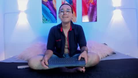 Snapshot of colecruz chatting on October 15, 7:14 pm Cole online show from October 15, 7:14 pm