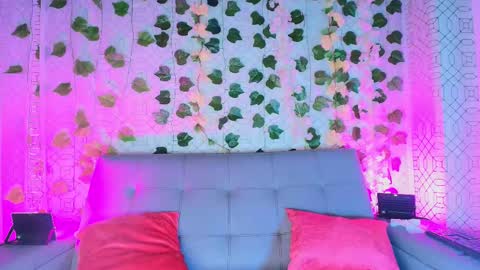 Snapshot of colett_hall chatting on September 16, 11:55 am colett online show from September 16, 11:55 am