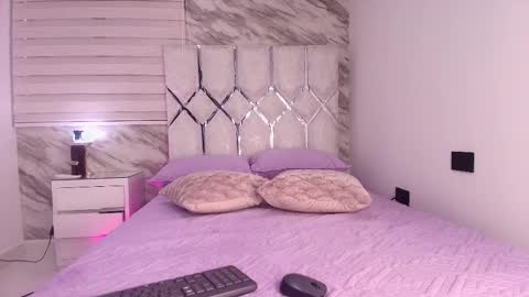 Snapshot of colett_hall chatting on November 8, 11:54 am colett online show from November 8, 11:54 am