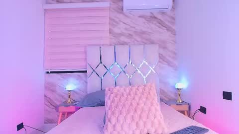 Snapshot of colett_hall chatting on November 13, 11:53 am colett online show from November 13, 11:53 am