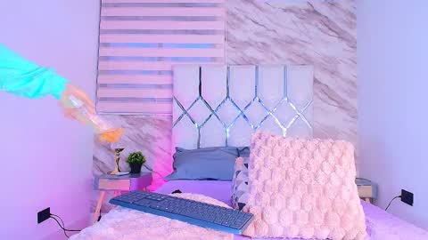 colett online show from January 6, 11:58 am