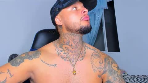 colin_fox1 online show from March 29, 2:33 am