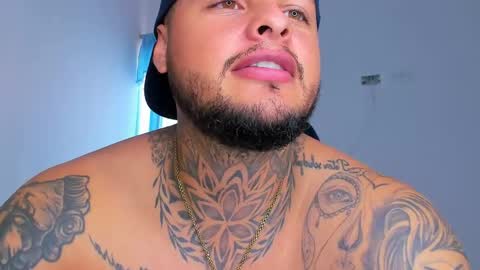 colin_fox1 online show from April 14, 4:02 pm