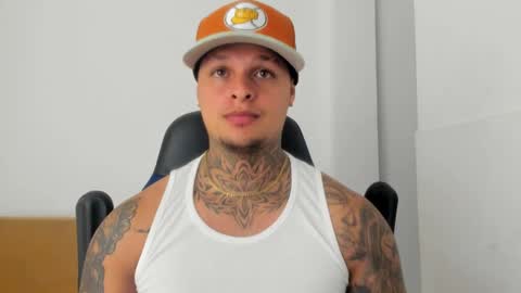 Snapshot of colin_prince2 chatting on December 9, 12:34 am COLIN online show from December 9, 12:34 am