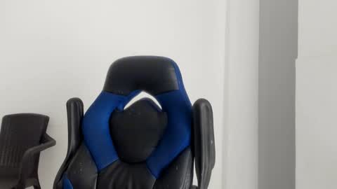 Snapshot of colin_prince2 chatting on January 11, 2:41 am COLIN online show from January 11, 2:41 am