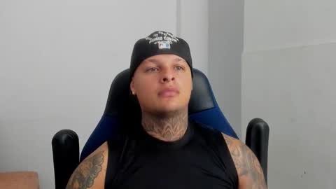 Snapshot of colin_prince2 chatting on February 27, 7:04 pm COLIN online show from February 27, 7:04 pm