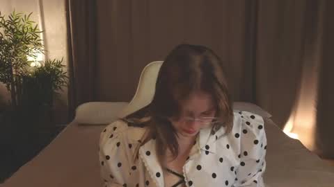 Collen Mon Tue Wed Thu Fri GMT 3 0300am - 0900am  online show from March 27, 4:51 pm