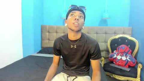 Snapshot of collemanstone chatting on November 19, 5:07 am CollemanStone online show from November 19, 5:07 am