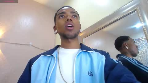 Snapshot of collemanstone chatting on December 4, 4:55 am CollemanStone online show from December 4, 4:55 am