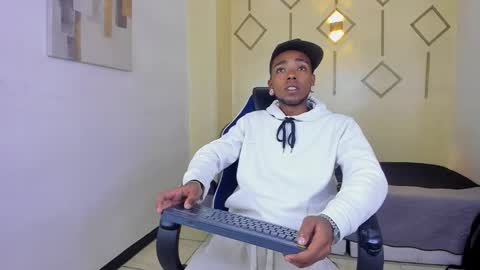 Snapshot of collemanstone chatting on December 23, 3:48 am CollemanStone online show from December 23, 3:48 am