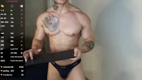 Snapshot of colombianmuscle8 chatting on June 9, 3:40 am colombianmuscle8 online show from June 9, 3:40 am