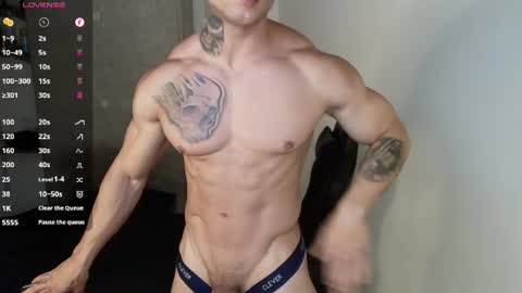 Snapshot of colombianmuscle8 chatting on June 14, 2:24 am colombianmuscle8 online show from June 14, 2:24 am