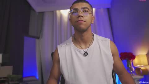 colstorw_ online show from February 19, 10:55 am