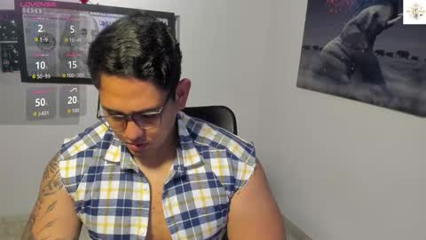 coltonmassif_ online show from November 14, 1:26 am