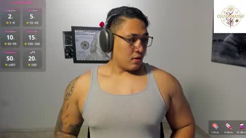 coltonmassif_ online show from November 26, 3:29 am