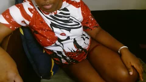 Snapshot of comicalcara chatting on November 15, 9:50 am Cara online show from November 15, 9:50 am