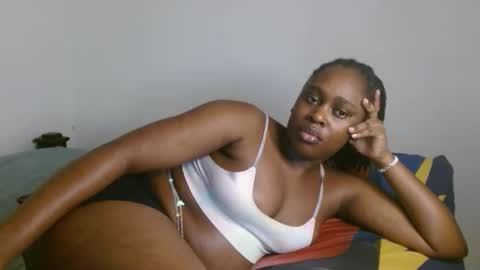 Snapshot of comicalcara chatting on December 14, 11:37 am Cara online show from December 14, 11:37 am