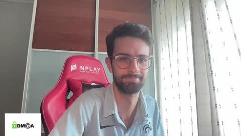 Snapshot of commanded chatting on December 13, 12:39 pm commanded online show from December 13, 12:39 pm