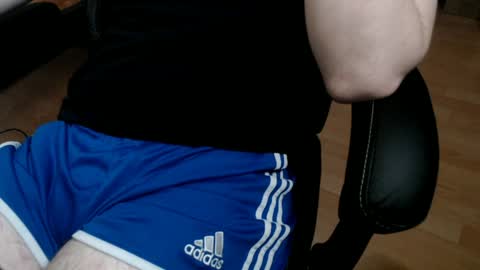 Snapshot of commanderchip chatting on January 19, 8:29 am commanderchip online show from January 19, 8:29 am