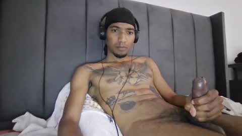 Snapshot of comoseria1927realg4life chatting on May 24, 1:38 pm comoseria1927realg4life online show from May 24, 1:38 pm