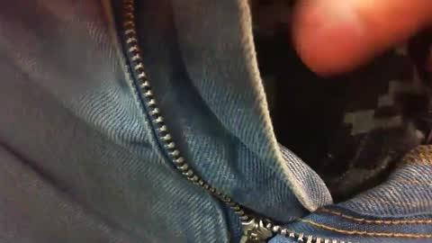 Snapshot of comox1961 chatting on February 24, 2:19 am comox online show from February 24, 2:19 am