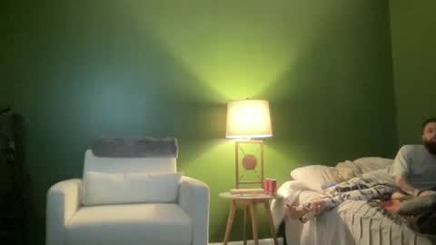 Snapshot of concentralized chatting on November 24, 6:35 am Matt online show from November 24, 6:35 am