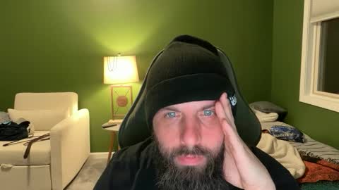 Snapshot of concentralized chatting on December 5, 12:41 am Matt online show from December 5, 12:41 am